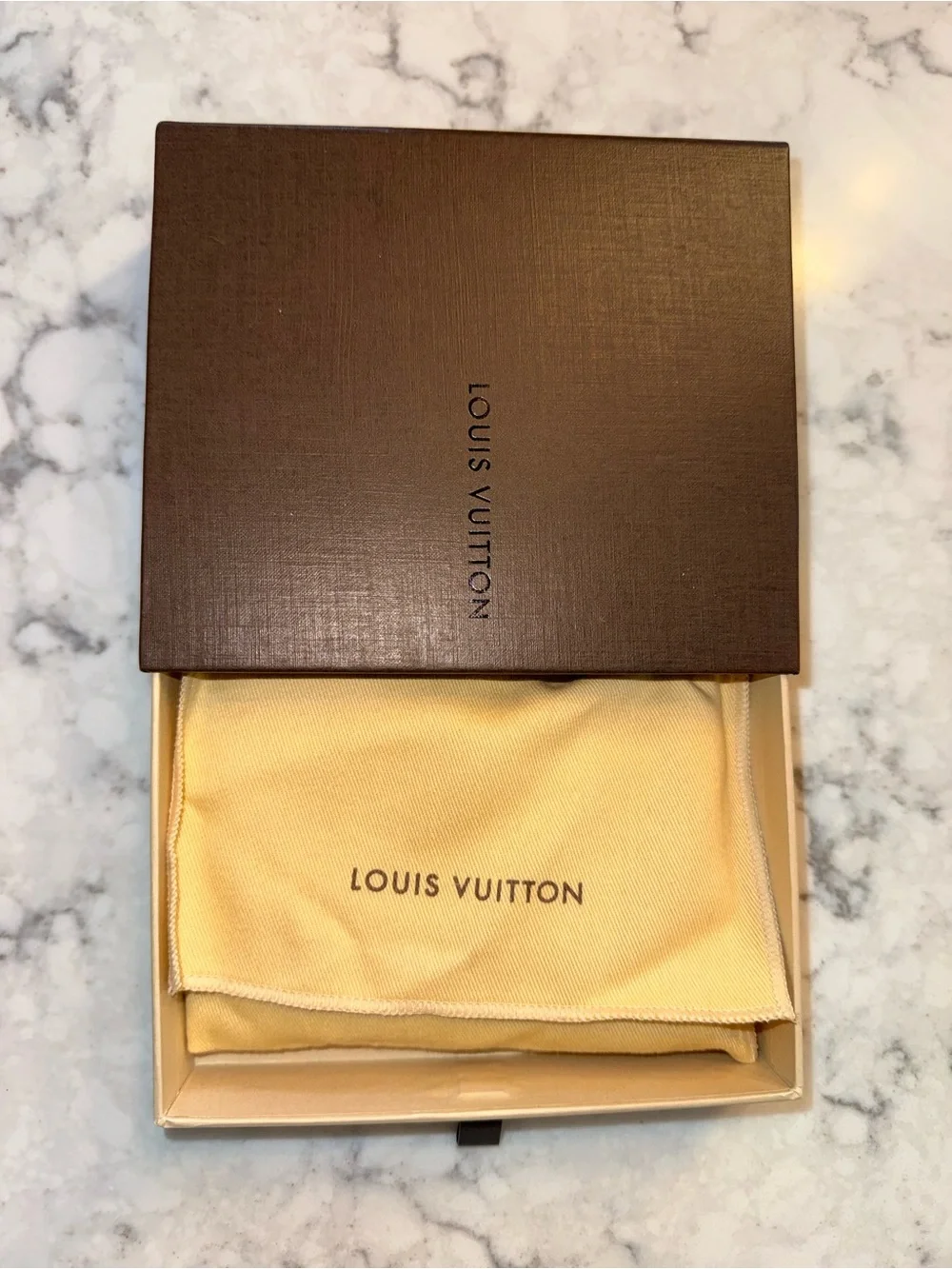❗️SOLD❗️Never used! Vintage Louis Vuitton Key Pouch LV Monogram Keychain - Picture 8 of 9
